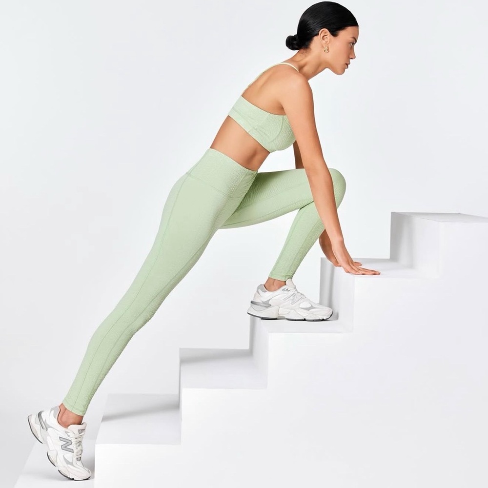 NWT GIGI C Jade Ava Snakeskin Leggings M